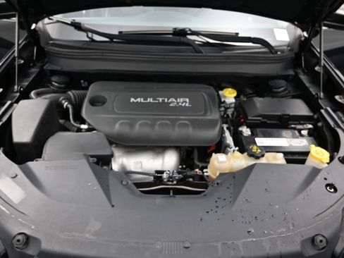 Used 2019 Jeep Cherokee Latitude Plus FWD image 20