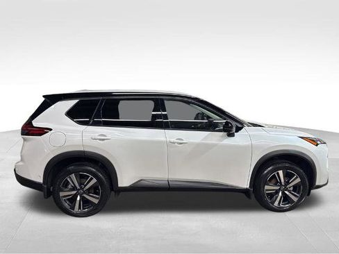Certified 2025 Nissan Rogue SL FWD image 7
