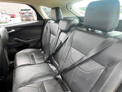 Used 2016 Ford Focus Titanium w/ Titanium Technology Package FWD image 32