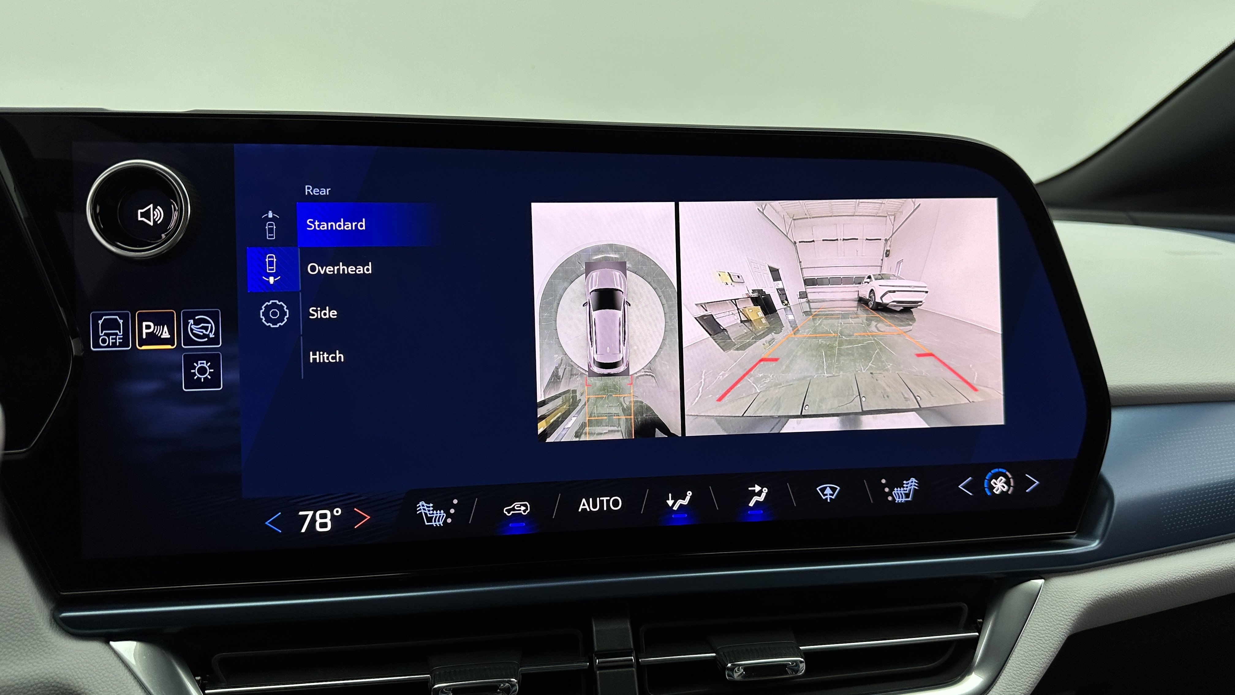 Used 2024 Chevrolet Equinox EV LT FWD image 23