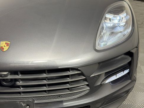 Used 2020 Porsche Macan AWD/4WD image 11