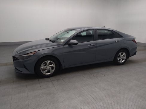 Used 2023 Hyundai Elantra SE FWD image 2