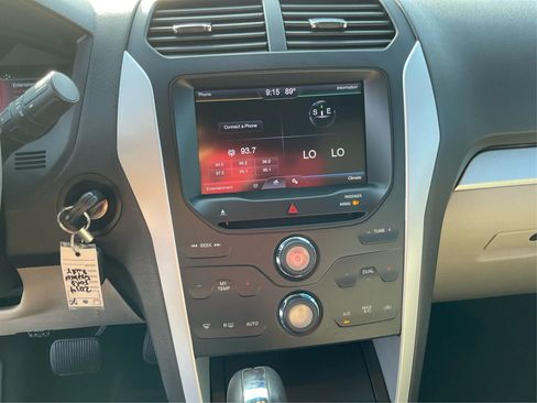 Used 2014 Ford Explorer XLT w/ Equipment Group 201A FWD image 13