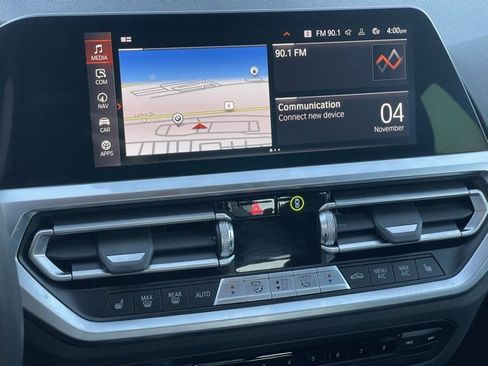 Certified 2022 BMW 330i xDrive Sedan w/ Driving Assistance Package image 17