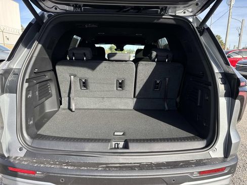 New 2026 Chevrolet Traverse LT image 8