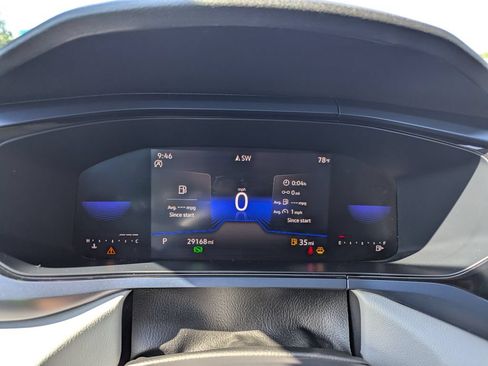 Used 2023 Volkswagen Taos SE w/ Panoramic Sunroof Package FWD image 25
