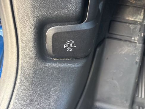 Used 2022 Ford Escape Titanium w/ Class II Trailer Tow Package image 18