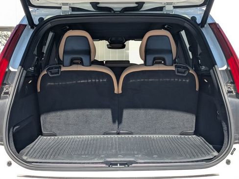 Certified 2023 Volvo XC90 B6 Ultimate w/ Protection Package Premier image 17