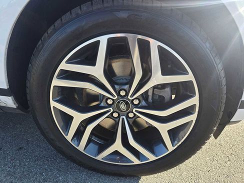 Used 2023 Land Rover Range Rover Evoque SE image 9