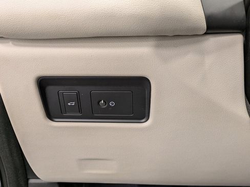 Used 2021 Jaguar F-PACE S image 20