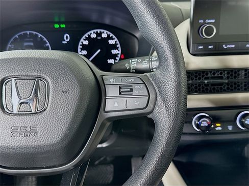Certified 2025 Honda HR-V LX image 9