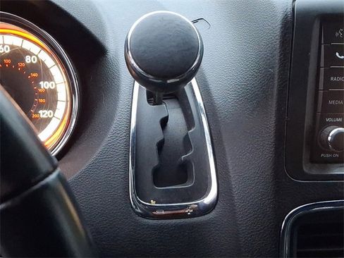 Used 2018 Dodge Grand Caravan SXT image 14