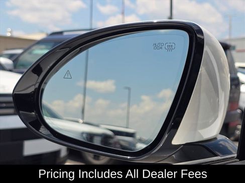 Used 2022 Genesis GV70 3.5T Sport w/ Sport Advanced Package AWD/4WD image 24