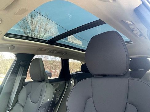 New 2026 Volvo XC60 B5 Plus w/ Protection Package Premier AWD/4WD image 13