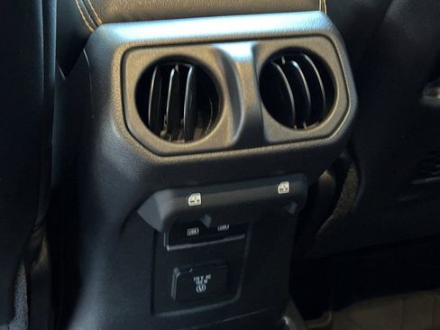 Used 2024 Jeep Wrangler Unlimited Sahara AWD/4WD image 14