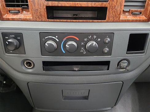 Used 2006 Dodge Ram 1500 Truck SLT w/ Quad Cab Big Horn Value Group image 22