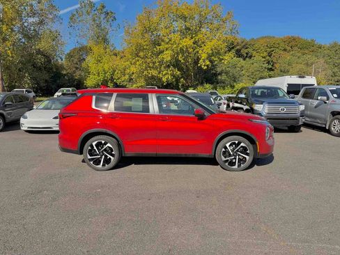 Used 2022 Mitsubishi Outlander ES image 8