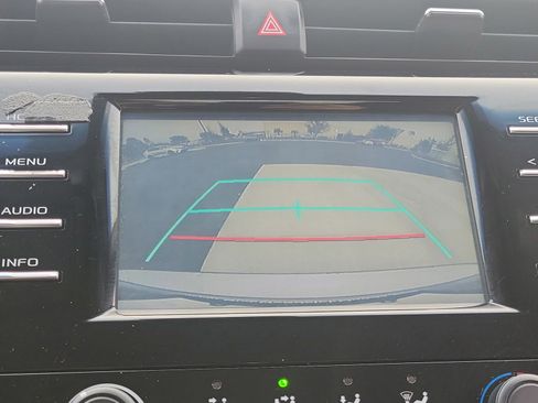 Used 2018 Toyota Camry LE image 24