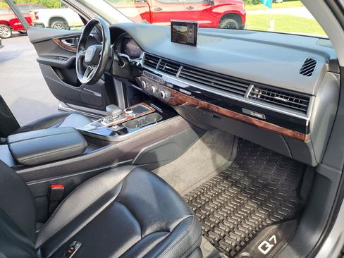 Used 2018 Audi Q7 3.0T Premium Plus w/ Premium Plus Package image 11