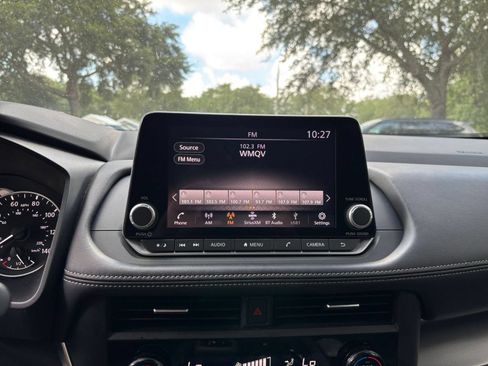 Used 2025 Nissan Rogue SV AWD/4WD image 20
