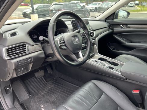 Used 2021 Honda Accord Touring image 17