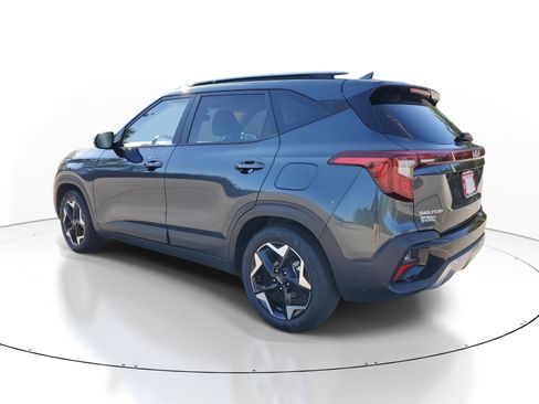 Used 2025 Kia Seltos S image 4