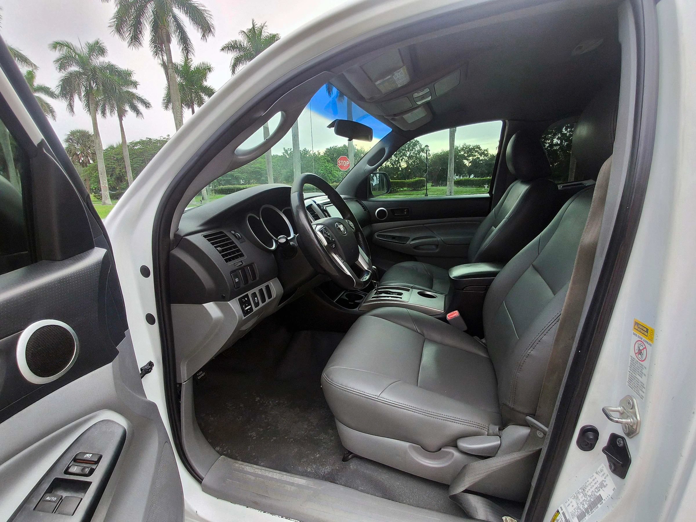 Used 2014 Toyota Tacoma PreRunner w/ SR5 Package RWD image 5