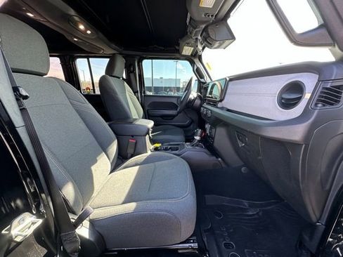 Used 2024 Jeep Wrangler Sport S image 27