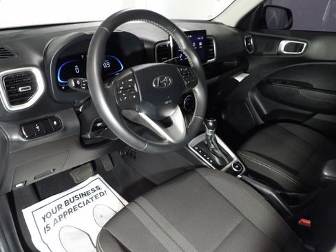 Used 2024 Hyundai Venue SEL FWD image 10