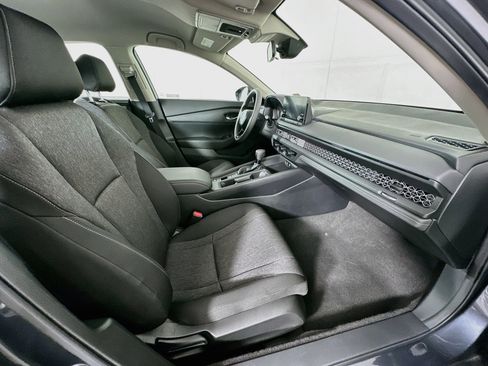 Used 2025 Honda Accord LX image 29