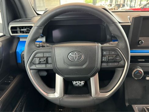 Used 2025 Toyota Tacoma TRD Sport AWD/4WD image 13