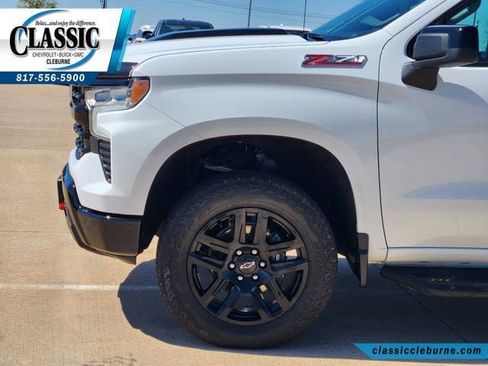 Used 2025 Chevrolet Silverado 1500 LT Trail Boss w/ Convenience Package II image 15