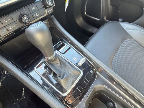 Used 2025 Jeep Compass Latitude image 30