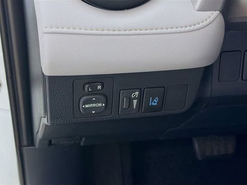 Used 2017 Toyota RAV4 Limited w/ Advanced Technology Package AWD/4WD image 11