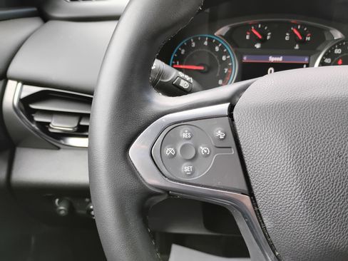 Used 2023 Chevrolet Traverse LT image 10