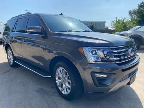 Used 2021 Ford Expedition XLT image 7