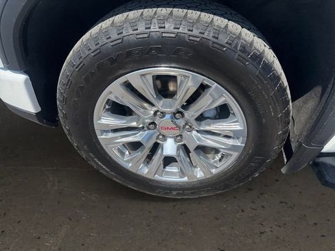 Used 2025 GMC Sierra 1500 Denali w/ Technology Package AWD/4WD image 9