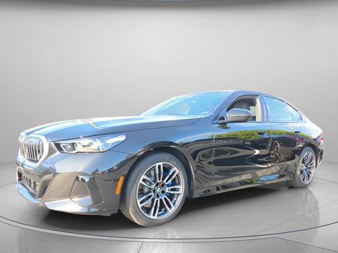 New 2026 BMW 530i w/ M Sport Package RWD image 2