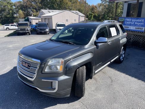 Used 2017 GMC Terrain Denali FWD image 3