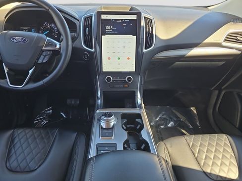 Used 2024 Ford Edge Titanium image 13