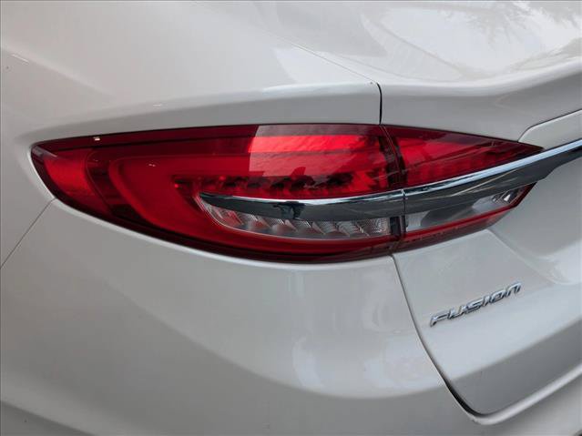 Used 2017 Ford Fusion SE FWD image 13