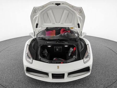Used 2018 Ferrari 488 Spider RWD image 42