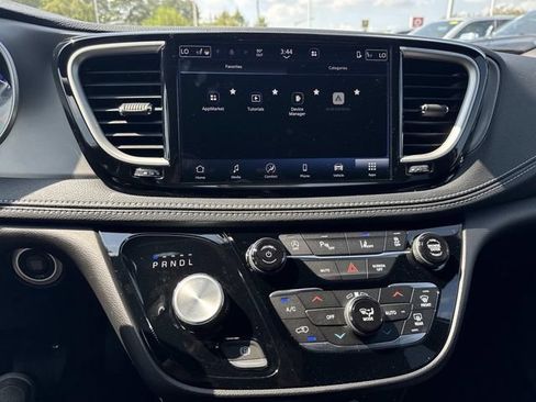 New 2027 Chrysler Pacifica Select FWD image 25