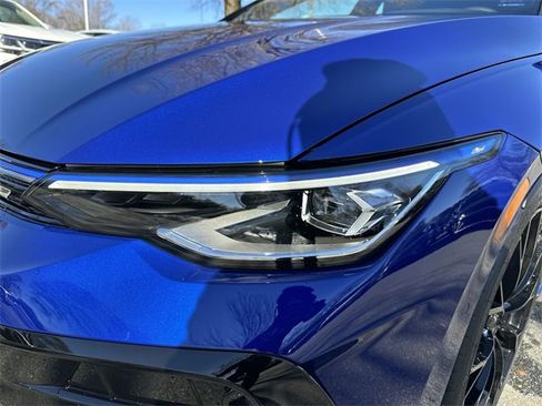 New 2026 Volkswagen Golf image 9