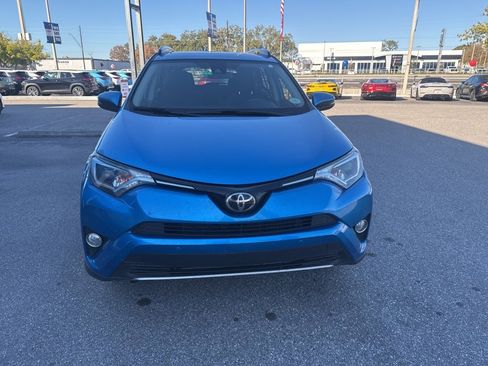 Used 2018 Toyota RAV4 XLE image 3