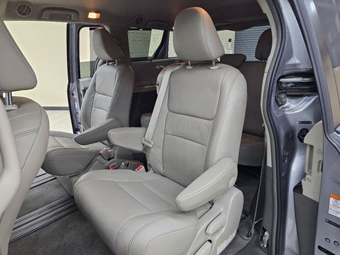 Used 2015 Toyota Sienna XLE w/ XLE Navigation Package FWD image 24