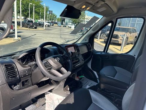 Used 2026 RAM ProMaster 2500 w/ Convenience Group FWD image 11
