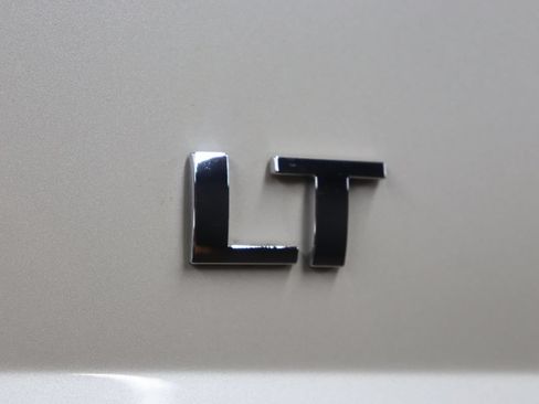 Used 2015 Chevrolet Tahoe LT RWD image 11