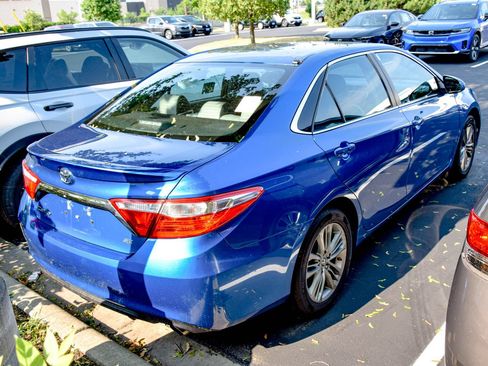 Used 2017 Toyota Camry SE FWD image 16