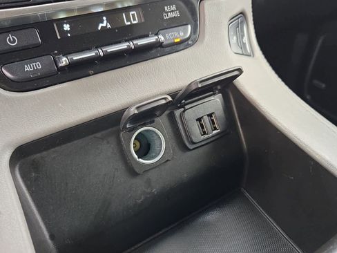 Used 2015 Chevrolet Tahoe LT image 31